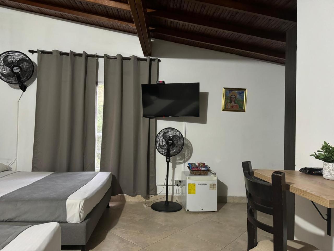 Gemas San Joaquin 1 Hotel เมเดยิน ภายนอก รูปภาพ