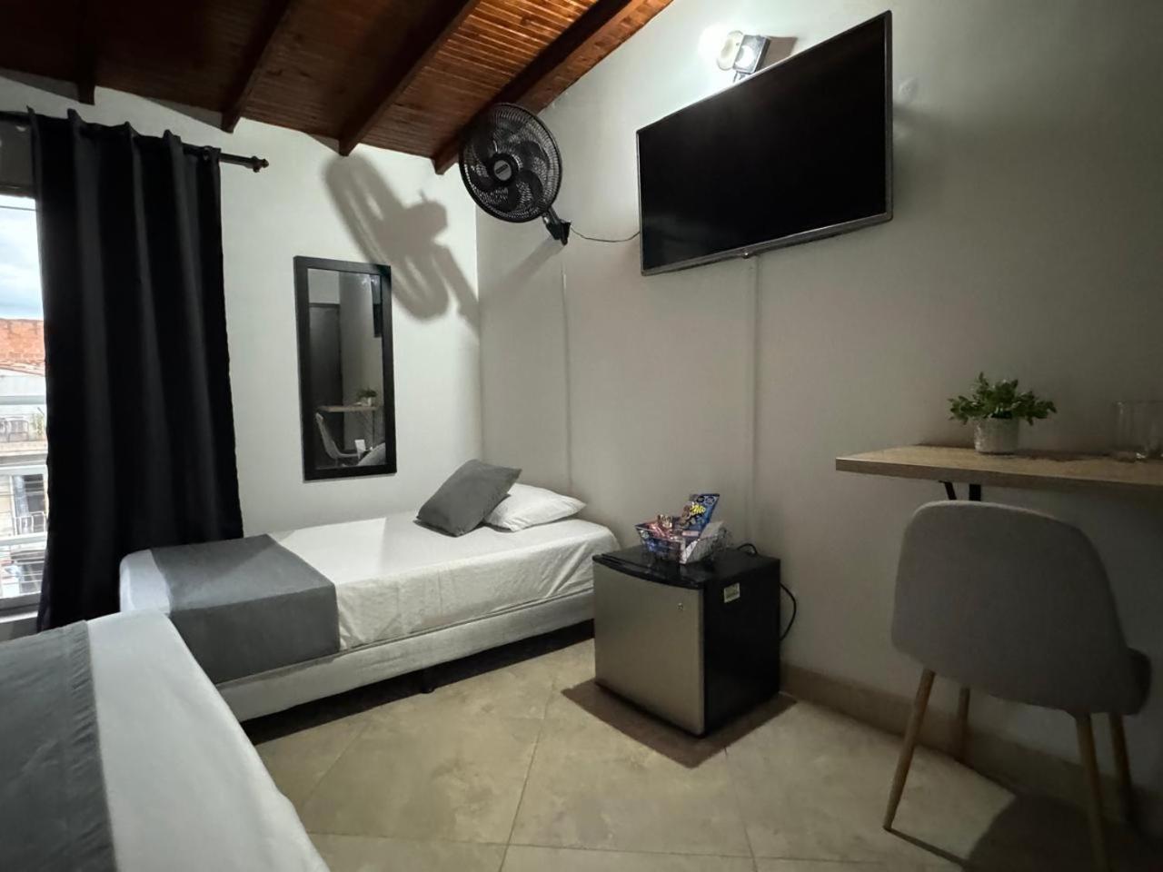 Gemas San Joaquin 1 Hotel เมเดยิน ภายนอก รูปภาพ