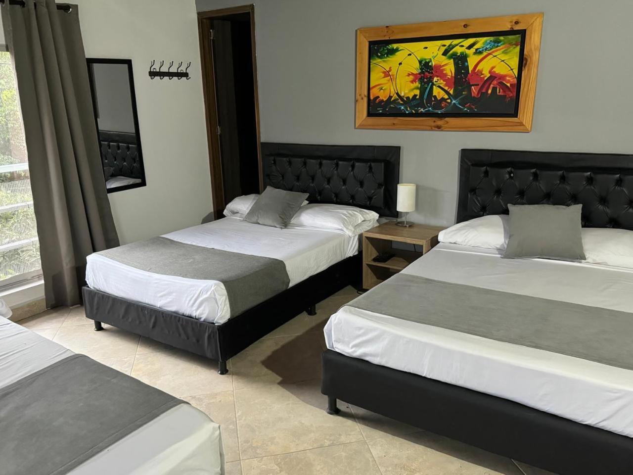Gemas San Joaquin 1 Hotel เมเดยิน ภายนอก รูปภาพ